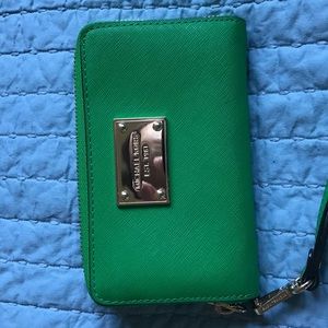 Michael Kors Phone Wallet